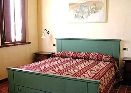 Farm stay Corte Costavecchia Italy